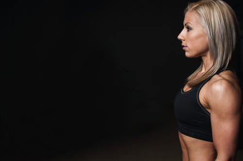 a woman has a better muscle-mind link with calisthenics